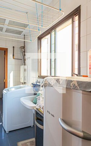 Apartamento à venda com 110m², 3 quartos e 2 vagas Apartamento à venda com 110m², 3 quartos e 2 vagasÁrea de Serviço