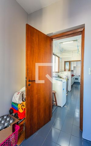 Apartamento à venda com 110m², 3 quartos e 2 vagas Apartamento à venda com 110m², 3 quartos e 2 vagasQuarto de Serviço