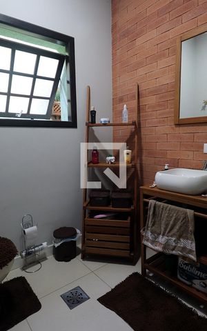 Casa à venda com 155m², 4 quartos e 2 vagasBanheiro 2