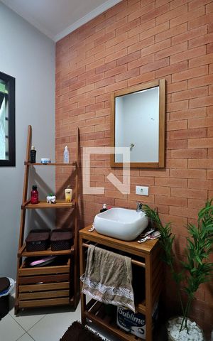 Casa à venda com 155m², 4 quartos e 2 vagasBanheiro 2