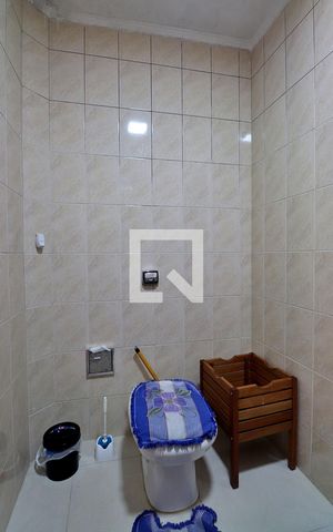 Casa à venda com 155m², 4 quartos e 2 vagasBanheiro 1