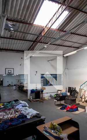 Casa à venda com 600m², 3 quartos e 8 vagas Casa à venda com 600m², 3 quartos e 8 vagasGalpão