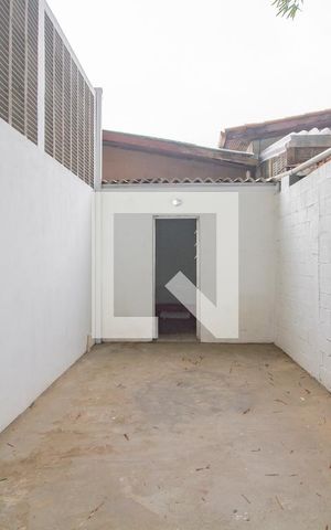Casa à venda com 103m², 2 quartos e 1 vagaQuintal