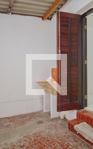 Casa à venda com 103m², 2 quartos e 1 vagaÁrea de Serviço