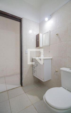 Casa à venda com 103m², 2 quartos e 1 vagaBanheiro