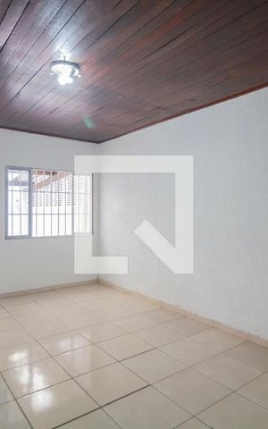 Casa à venda com 103m², 2 quartos e 1 vagaSala