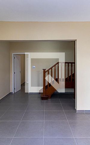 Casa à venda com 130m², 3 quartos e 1 vaga Casa à venda com 130m², 3 quartos e 1 vagaSala