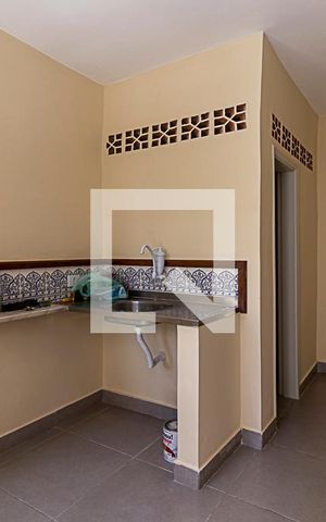 Casa à venda com 130m², 3 quartos e 1 vaga Casa à venda com 130m², 3 quartos e 1 vagaEdícula - Área de serviço