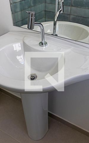 Casa à venda com 130m², 3 quartos e 1 vaga Casa à venda com 130m², 3 quartos e 1 vagaBanheiro