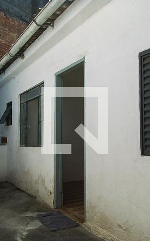 Casa à venda com 90m², 2 quartos e sem vagaÁrea de Serviço e Quintal