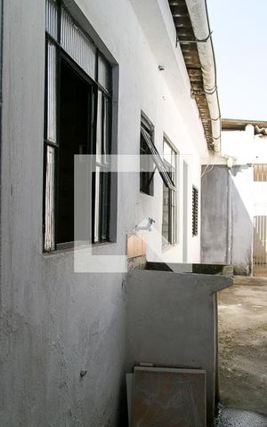 Casa à venda com 90m², 2 quartos e sem vagaÁrea de Serviço e Quintal