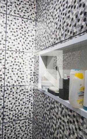 Apartamento à venda com 54m², 1 quarto e 2 vagasDetalhe banheiro