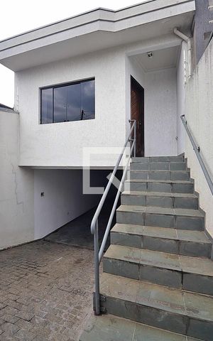 Casa para alugar com 214m², 3 quartos e 8 vagasEntrada