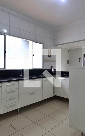 Casa para alugar com 214m², 3 quartos e 8 vagasCozinha
