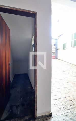 Casa para alugar com 214m², 3 quartos e 8 vagasDepósito -  Garagem