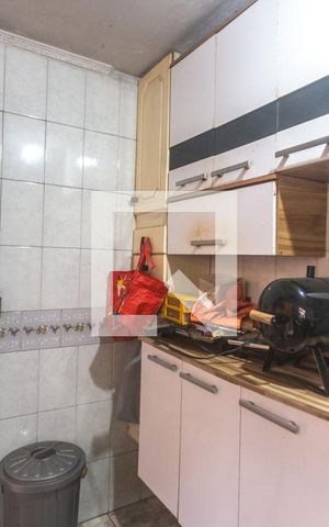 Casa à venda com 135m², 3 quartos e 2 vagas Casa à venda com 135m², 3 quartos e 2 vagasCozinha