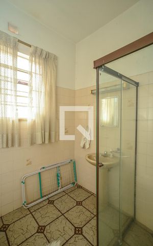 Casa à venda com 104m², 3 quartos e 1 vaga Casa à venda com 104m², 3 quartos e 1 vagaBanheiro