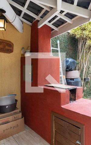 Casa à venda com 253m², 4 quartos e 5 vagasÁrea de Lazer - Forno de Pizza