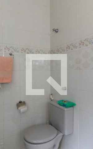 Casa à venda com 253m², 4 quartos e 5 vagasBanheiro da Suíte 1