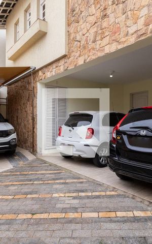 Casa à venda com 253m², 4 quartos e 5 vagasGaragem