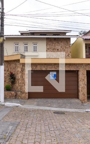 Casa à venda com 253m², 4 quartos e 5 vagasFachada