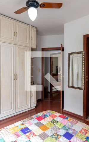 Casa à venda com 253m², 4 quartos e 5 vagasSuíte 2