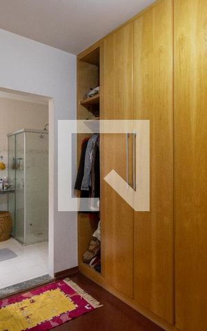 Casa à venda com 253m², 4 quartos e 5 vagasCloset da Suíte 1