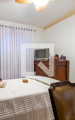 Casa à venda com 320m², 3 quartos e 4 vagas Casa à venda com 320m², 3 quartos e 4 vagasQuarto 3