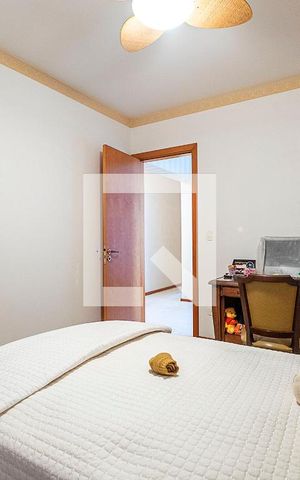 Casa à venda com 320m², 3 quartos e 4 vagas Casa à venda com 320m², 3 quartos e 4 vagasQuarto 3