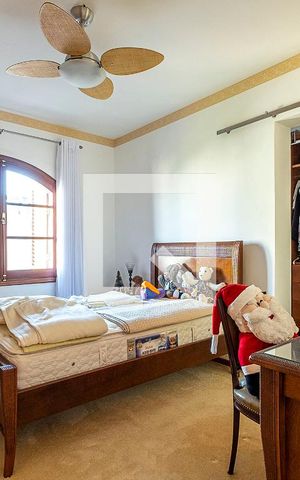 Casa à venda com 320m², 3 quartos e 4 vagas Casa à venda com 320m², 3 quartos e 4 vagasQuarto 2