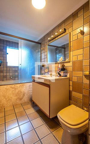 Casa à venda com 320m², 3 quartos e 4 vagas Casa à venda com 320m², 3 quartos e 4 vagasSuíte - Banheiro