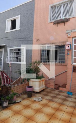 Casa à venda com 107m², 2 quartos e 1 vaga Casa à venda com 107m², 2 quartos e 1 vagaVaranda