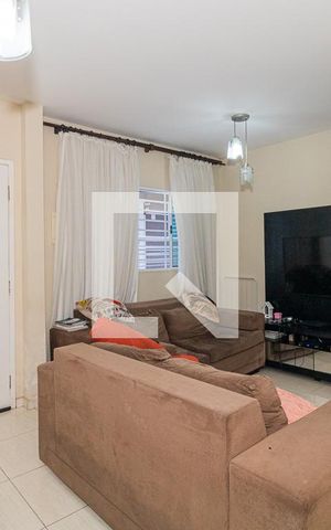 Casa de condomínio à venda com 87m², 3 quartos e 2 vagas Casa de condomínio à venda com 87m², 3 quartos e 2 vagasSala
