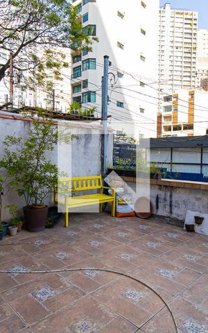 Casa à venda com 250m², 3 quartos e 4 vagas Casa à venda com 250m², 3 quartos e 4 vagasVaranda