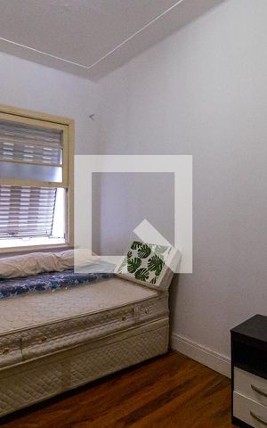 Casa à venda com 250m², 3 quartos e 4 vagas Casa à venda com 250m², 3 quartos e 4 vagasQuarto 2