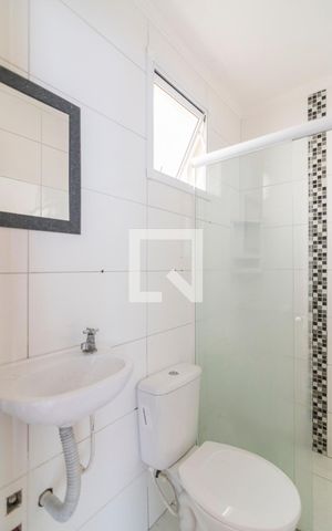 Apartamento à venda com 47m², 2 quartos e 1 vaga Apartamento à venda com 47m², 2 quartos e 1 vagaBanheiro
