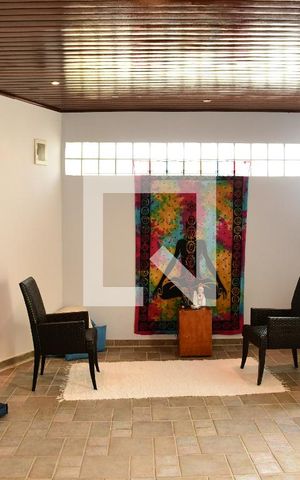 Casa de condomínio para alugar com 380m², 4 quartos e 4 vagasSalão