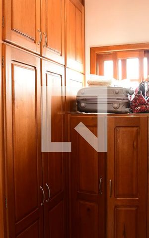 Casa de condomínio para alugar com 380m², 4 quartos e 4 vagasCloset