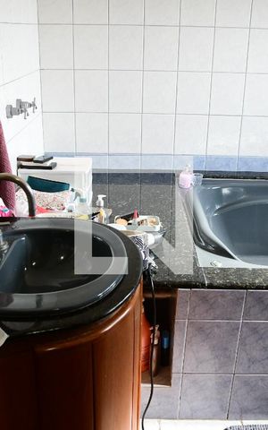 Casa de condomínio para alugar com 380m², 4 quartos e 4 vagasBanheiro da Suíte 1
