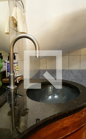 Casa de condomínio para alugar com 380m², 4 quartos e 4 vagasLavabo