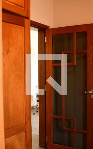 Casa de condomínio para alugar com 380m², 4 quartos e 4 vagasQuarto 