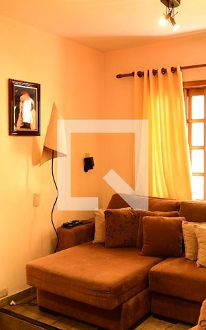 Casa de condomínio para alugar com 380m², 4 quartos e 4 vagasSala de TV