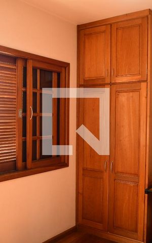 Casa de condomínio para alugar com 380m², 4 quartos e 4 vagasSuíte 3 