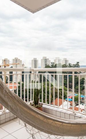 Apartamento à venda com 80m², 3 quartos e 2 vagas Apartamento à venda com 80m², 3 quartos e 2 vagasVaranda