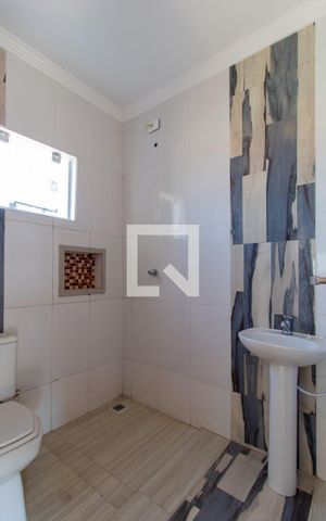 Casa para alugar com 120m², 2 quartos e 2 vagas Casa para alugar com 120m², 2 quartos e 2 vagasBanheiro Social