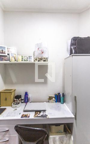 Casa à venda com 237m², 3 quartos e 4 vagas Casa à venda com 237m², 3 quartos e 4 vagasCloset suíte 2