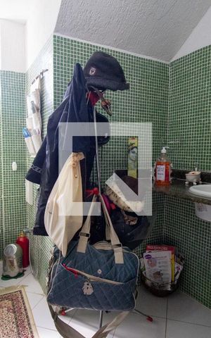 Casa de condomínio à venda com 400m², 3 quartos e 1 vaga Casa de condomínio à venda com 400m², 3 quartos e 1 vagaLavabo