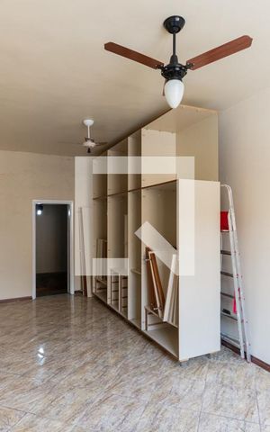 Casa à venda com 276m², 5 quartos e 2 vagasQuarto 3 - 2° andar