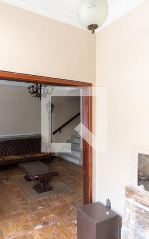Casa à venda com 276m², 5 quartos e 2 vagasSala