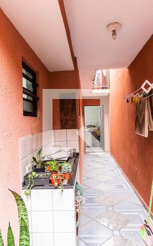 Casa à venda com 220m², 3 quartos e 2 vagas Casa à venda com 220m², 3 quartos e 2 vagasCorredor Externo